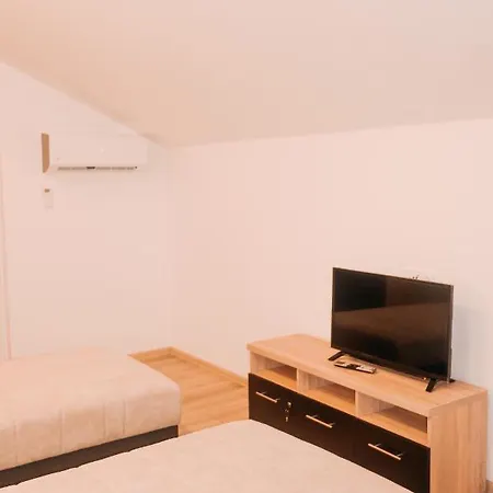 Bed & Breakfast Prenociste & Restoran - Kasic *