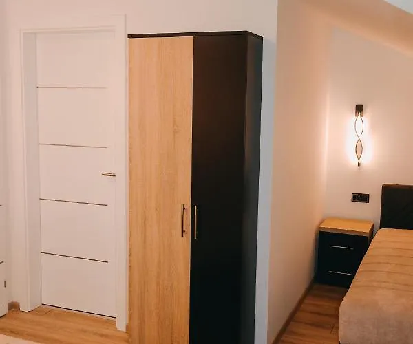 Prenociste & Restoran - Kasic 3* Brodarevo